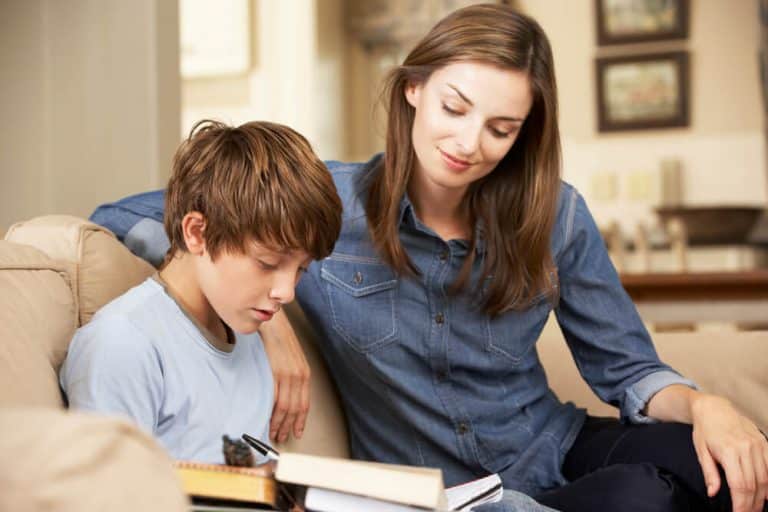 Como lidar com a reprovação escolar do meu filho?