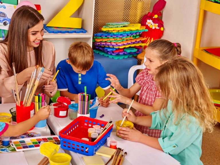 4 maneiras de estimular a criatividade dos seus filhos